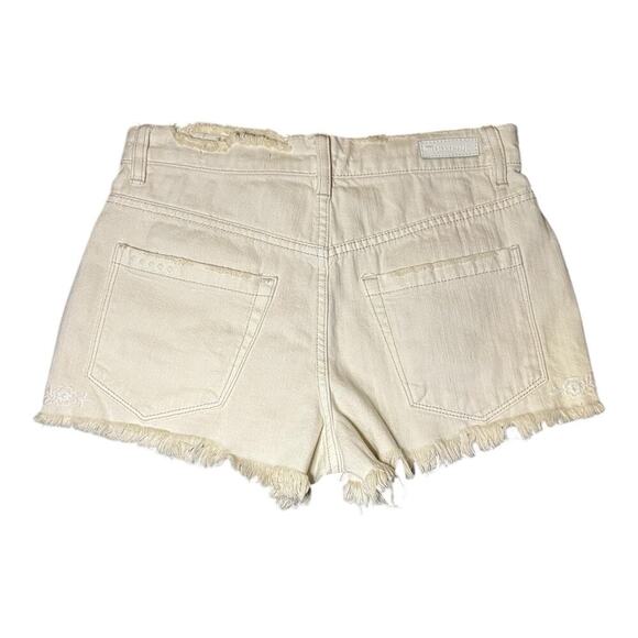 Blank NYC NWT Wedge Shorts Womens Size‎ 25 White Denim Floral Raw Hem Distressed - Picture 2 of 8